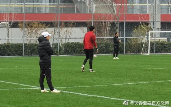 《镖人》海报全阵容集结 吴京谢霆锋领衔武林群英 2026-01-30 武侠动作大片《镖人》发布“亮相！