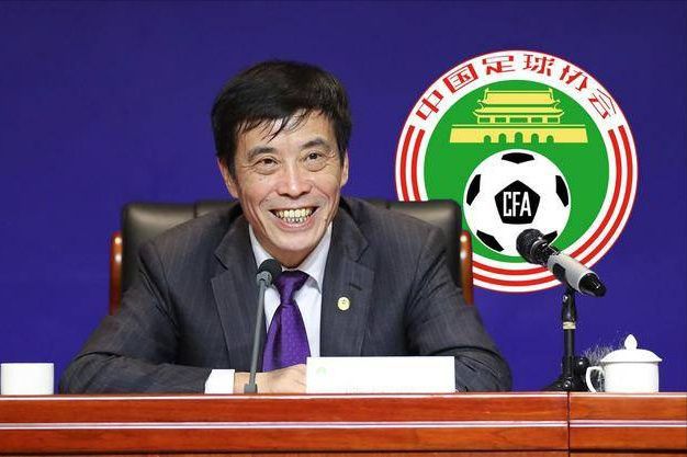 《烈火英雄》蝉联日榜亚军，日票房4489万，比前一日略升，累计票房14.25亿。